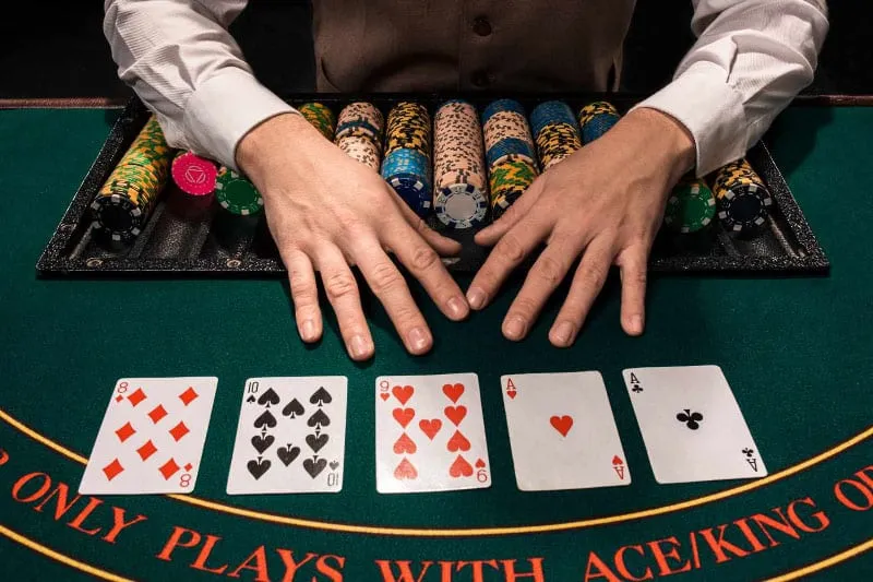 Cá cược poker tại nhà cái có đơn giản với người mới?